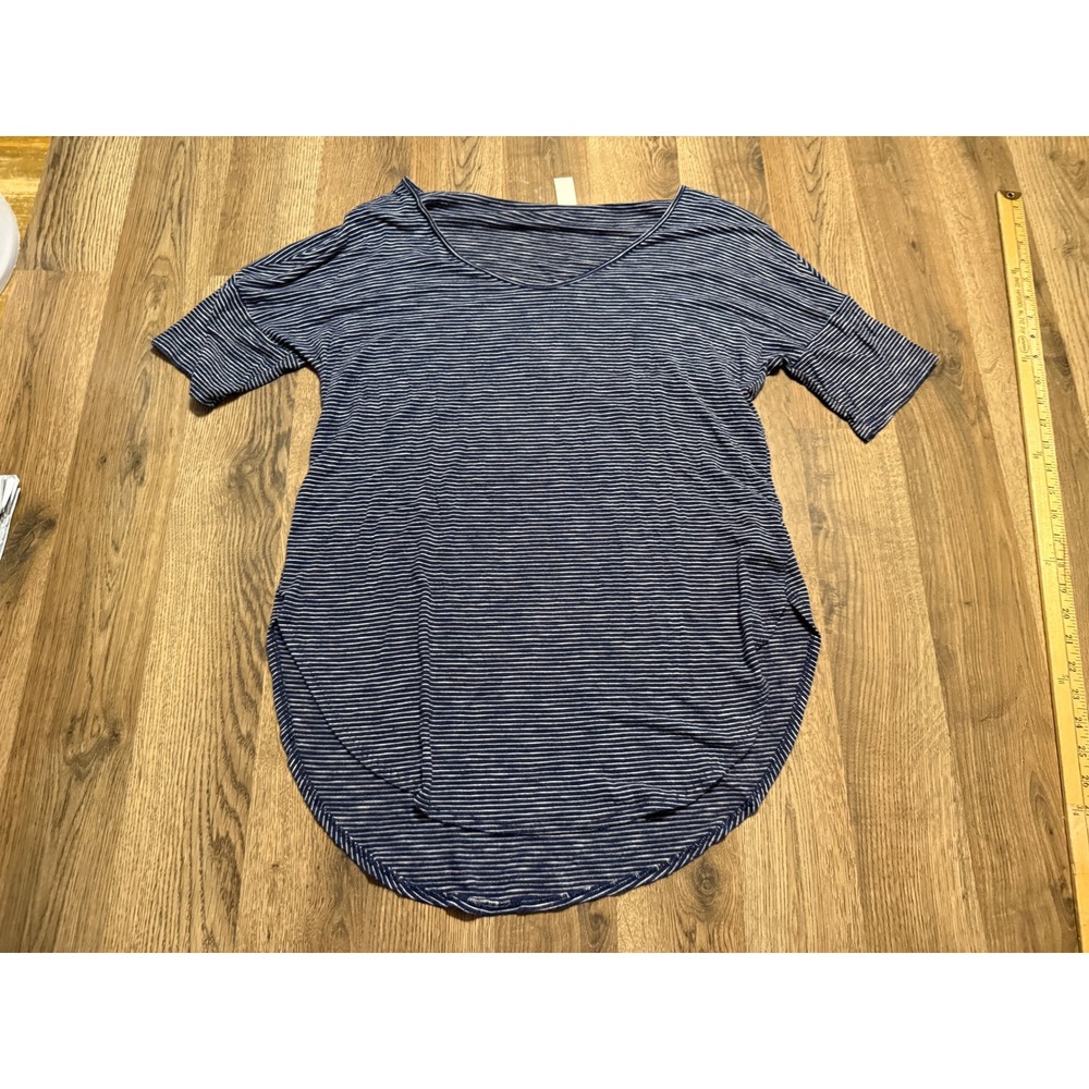 Old Navy Luxe Shirt Womens Size S Blue Striped Short Sleeve Scoop Neck HighLow